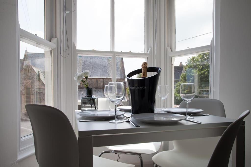 Stunning 2 Bed Apartment With Sea Views, Penzance Zewnętrze zdjęcie