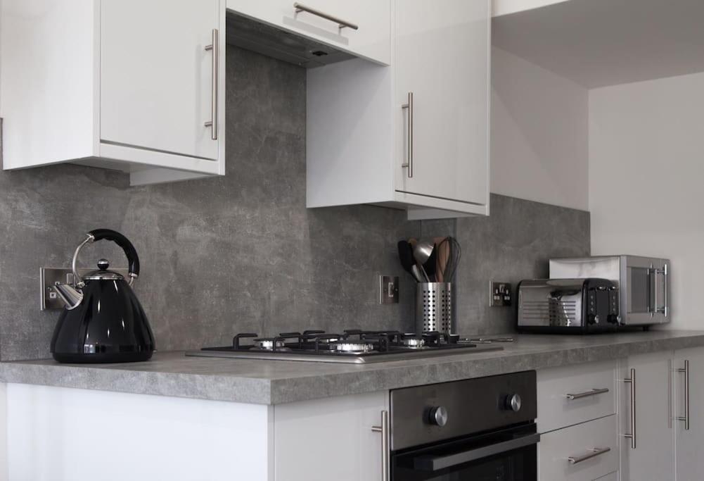 Stunning 2 Bed Apartment With Sea Views, Penzance Zewnętrze zdjęcie